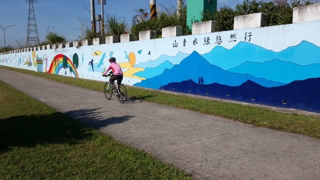 道沿線不但可以欣賞美麗的山水風光，也可以呼吸新鮮的空氣。 圖：新北市政府/提供