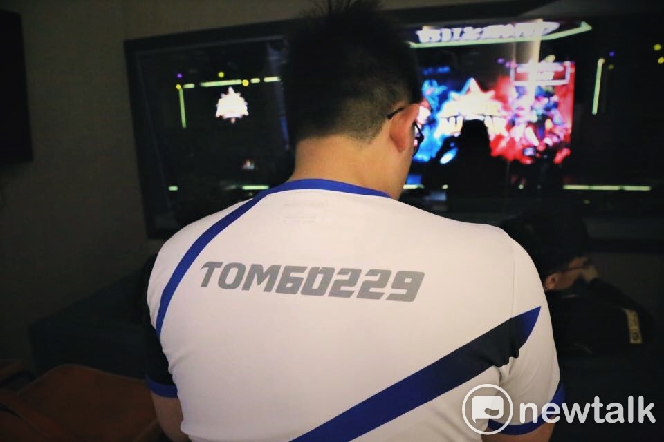 台灣職業電競隊伍閃電狼的選手「tom60229」陳威霖。 圖：翻攝自 tom60229 臉書專頁