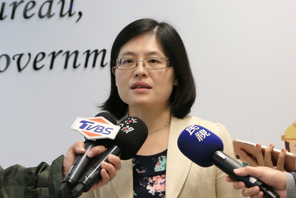 勞工局長黃荷婷指出台中市麥當勞文心南店有員工連續上班逾7天，最長曾連續上班10餘天。 圖：台中市政府/提供