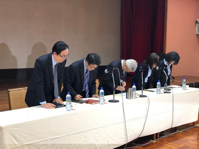 彰化銀行爆發東莞分行經理收受回扣案，彰銀23日公布初步調查結果，董事長張明道表示，經調查後確有收受回扣，向國人致上12萬分的歉意。 圖 : 中央社