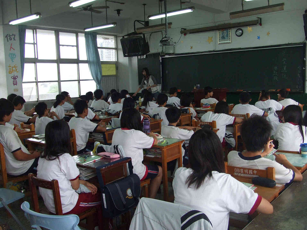 網友在國發會公共政策網路參與平台提案，希望高中及國中小上課時間改為上午9時到下午3時。 圖 : 翻攝自公共政策網路參與平台
