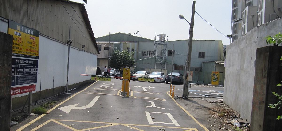 台中市政府表示，台中市逢甲商圈停車需求高，春節期間更是一位難求，往年有業者遭投訴任意調漲停車費，衍生消費糾紛。 圖：台中市政府提供