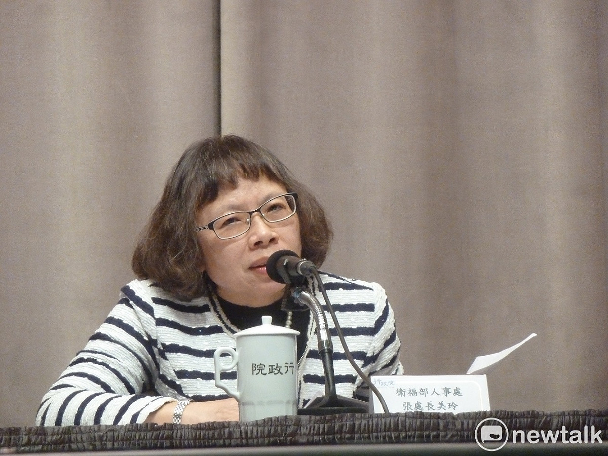 衛福部人事處長張美玲表示，衛福部常次原本規定只能由公務員升任，這次修法可以擴大遴才對象。 圖：謝莉慧/攝