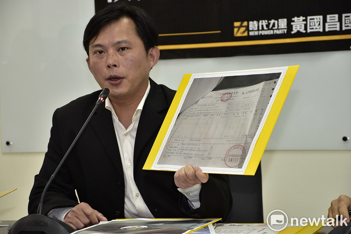 時代力量立委黃國昌今（18）日爆料，彰化銀行東莞分行副理游志仁在與鑑價公司「金尺」交涉過程中，大收回扣還升官。 圖：新頭殼資料照