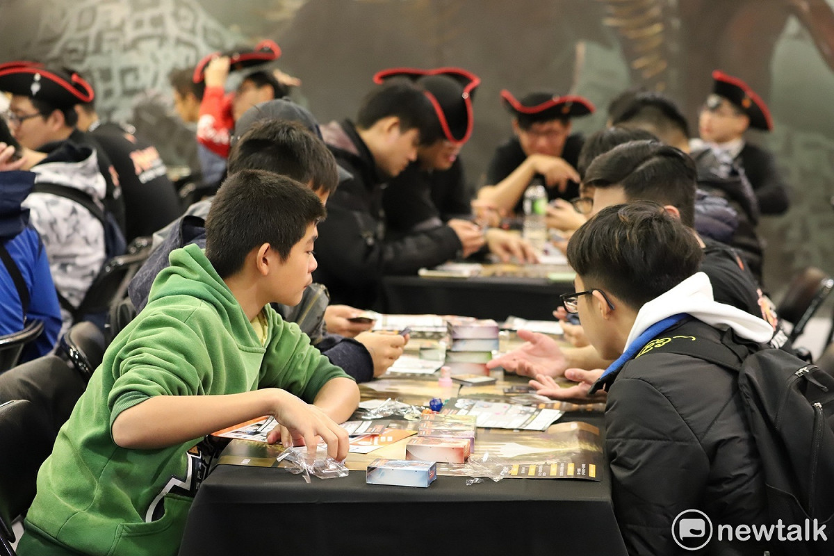 台北國際電玩展於今（26）日開幕，除了許多新上市或開發中的電玩遊戲以外，「桌遊樂園」也成為了玩家的焦點。 圖：蔡幸秀/攝