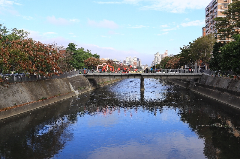 流經台中市舊市區的主要河川有4條，包括柳川、綠川、梅川及麻園頭溪，柳川整治的成功，帶來了許多人潮，綠川整治也即將完成，現在也在麻園頭溪營造河岸景觀。 圖：台中市政府／提供