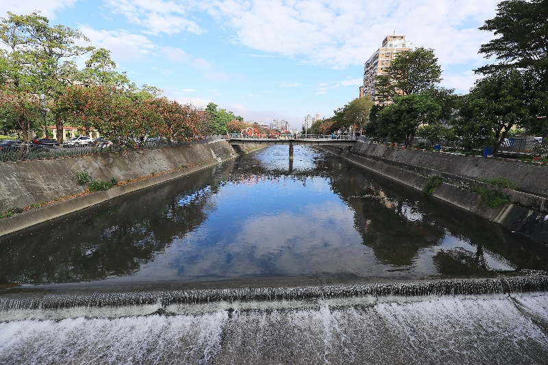 台中市建設局今(26)日舉行「向心南路徒步空間及麻園頭溪兩岸人行道改善工程」完工啟用典禮。 圖：台中市政府／提供