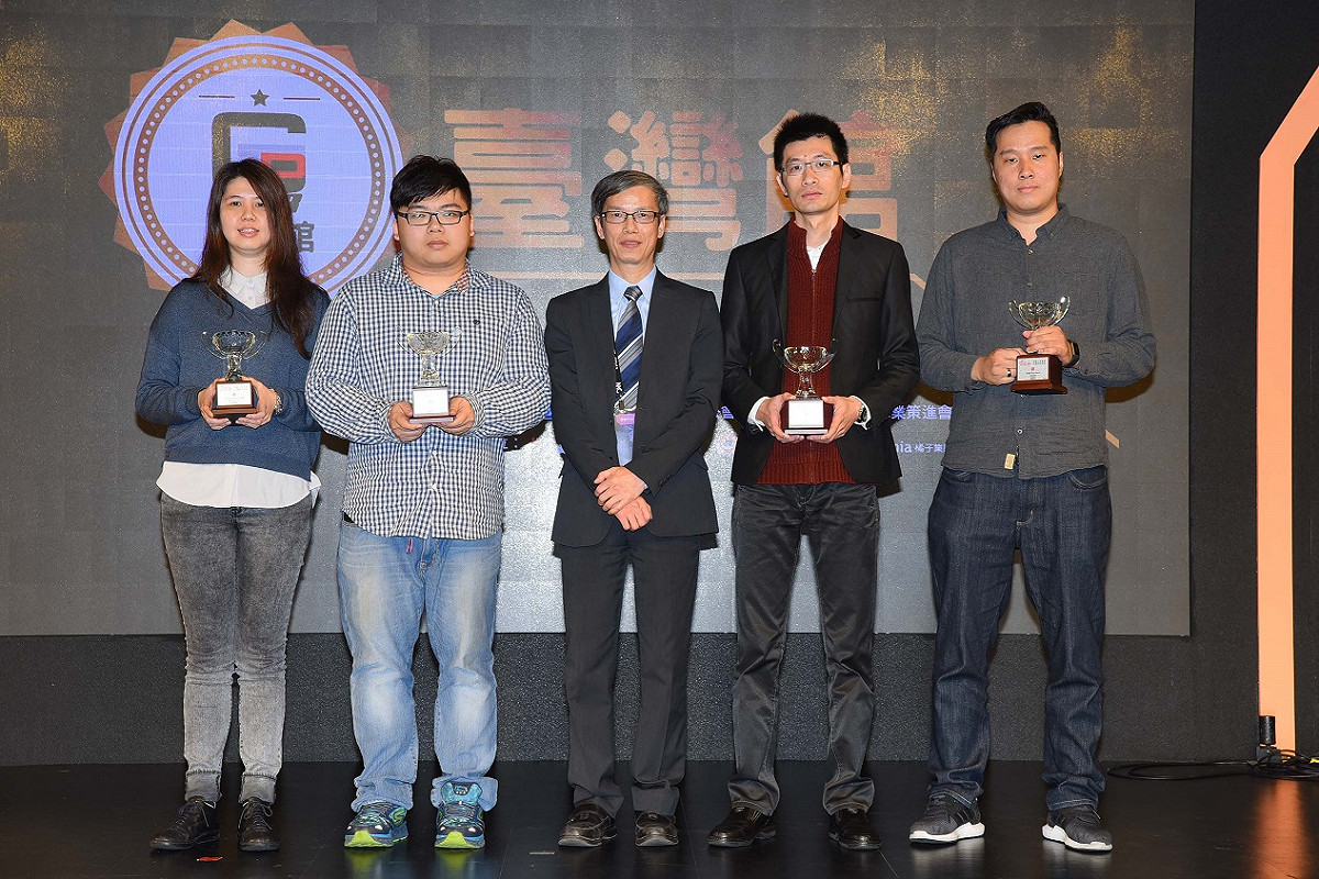 擁有台灣遊戲奧斯卡之稱的「GAME STAR 遊戲之星票選」，每屆都有數萬名玩家以行動支持心目中的好遊戲，而隨著台北國際電玩展開幕，昨（26）日進行了頒獎典禮，今年共有93款遊戲參加票選，為期一個月的票選活動湧入近八萬多名玩家參加投票，打破去年紀錄。 圖：台北市電腦公會/提供