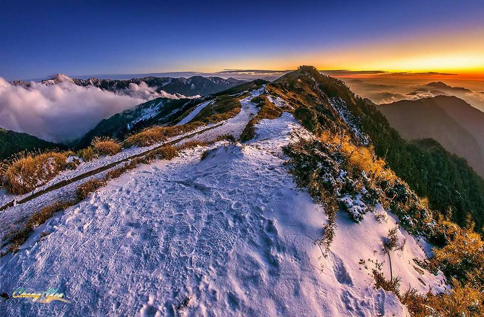 追雪族可要多注意氣象局預報的「小雪花」，上山前也要做好相關準備，才不會敗興而歸。 圖：《合歡山賞雪機動團》FB Lin Cheng Yea／提供