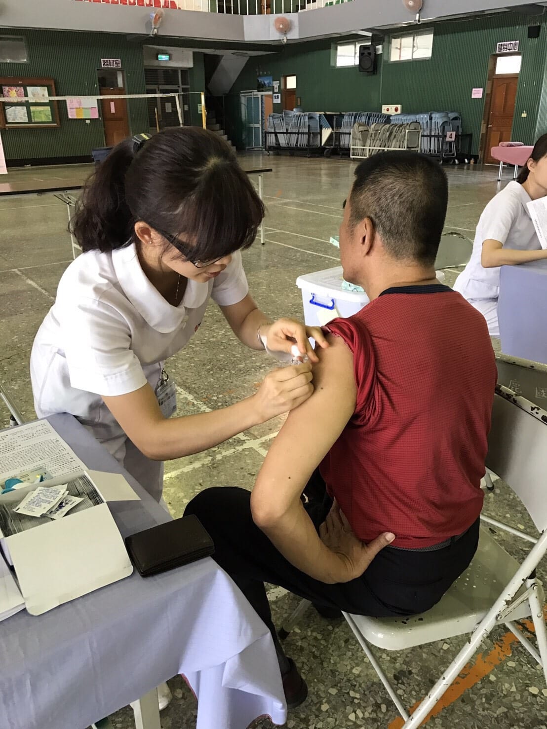 台中市為防疫流感，特別自購流感疫苗尚有5500劑，不限戶籍，持續開放給市民朋友於各區衛生所接種，如有出國規劃者建議盡快打疫苗防範流感。 圖：台中市政府提供