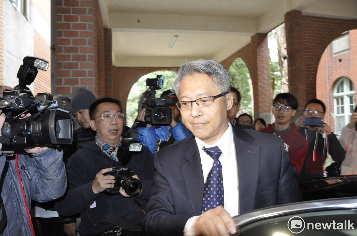 中研院長廖俊智出席台大校長遴選委員會，表情非常嚴肅。 圖:陳香蘭／攝