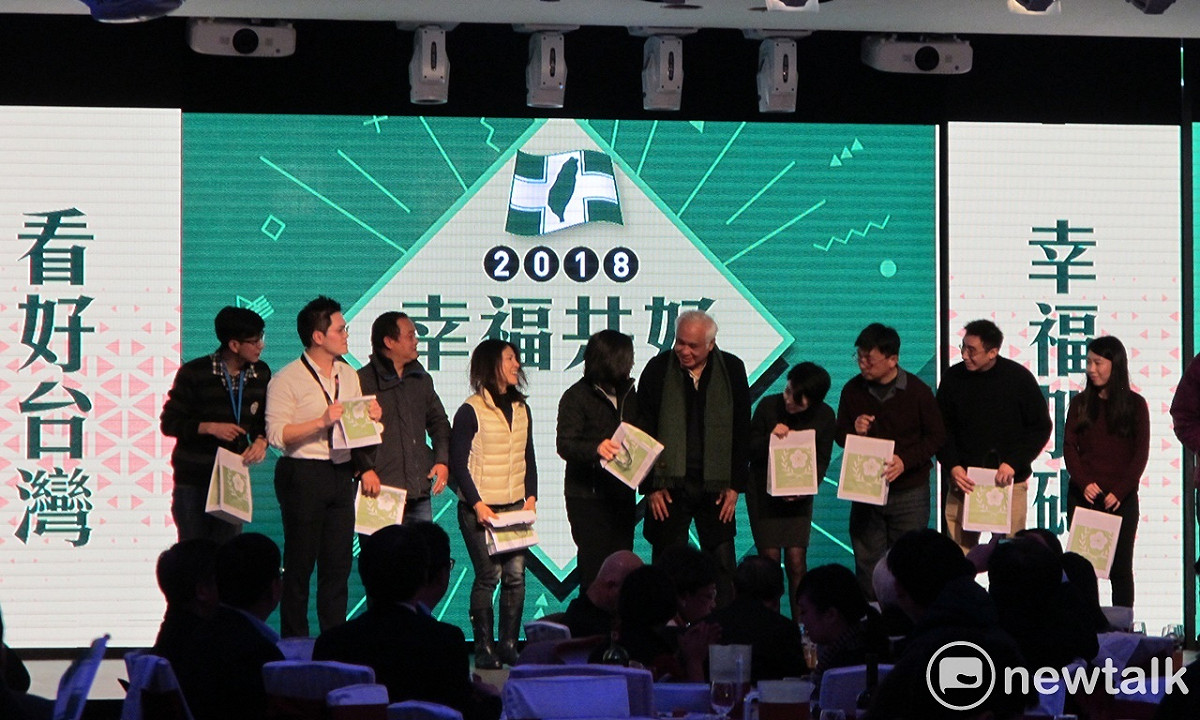 民進黨31日晚間舉行員工尾牙活動。 圖：林朝億/攝