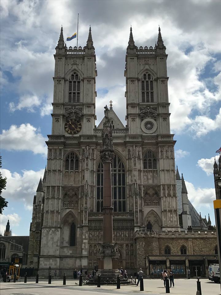 世界文化遺產－－英國西敏寺位於倫敦市中心，建於公元960年，是1座大型哥德式建築風格教堂，亟需重新整修。 圖：翻攝西敏寺臉書