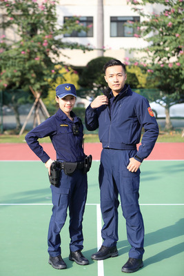 藏青色新式警察制服 圖：警政署提供
