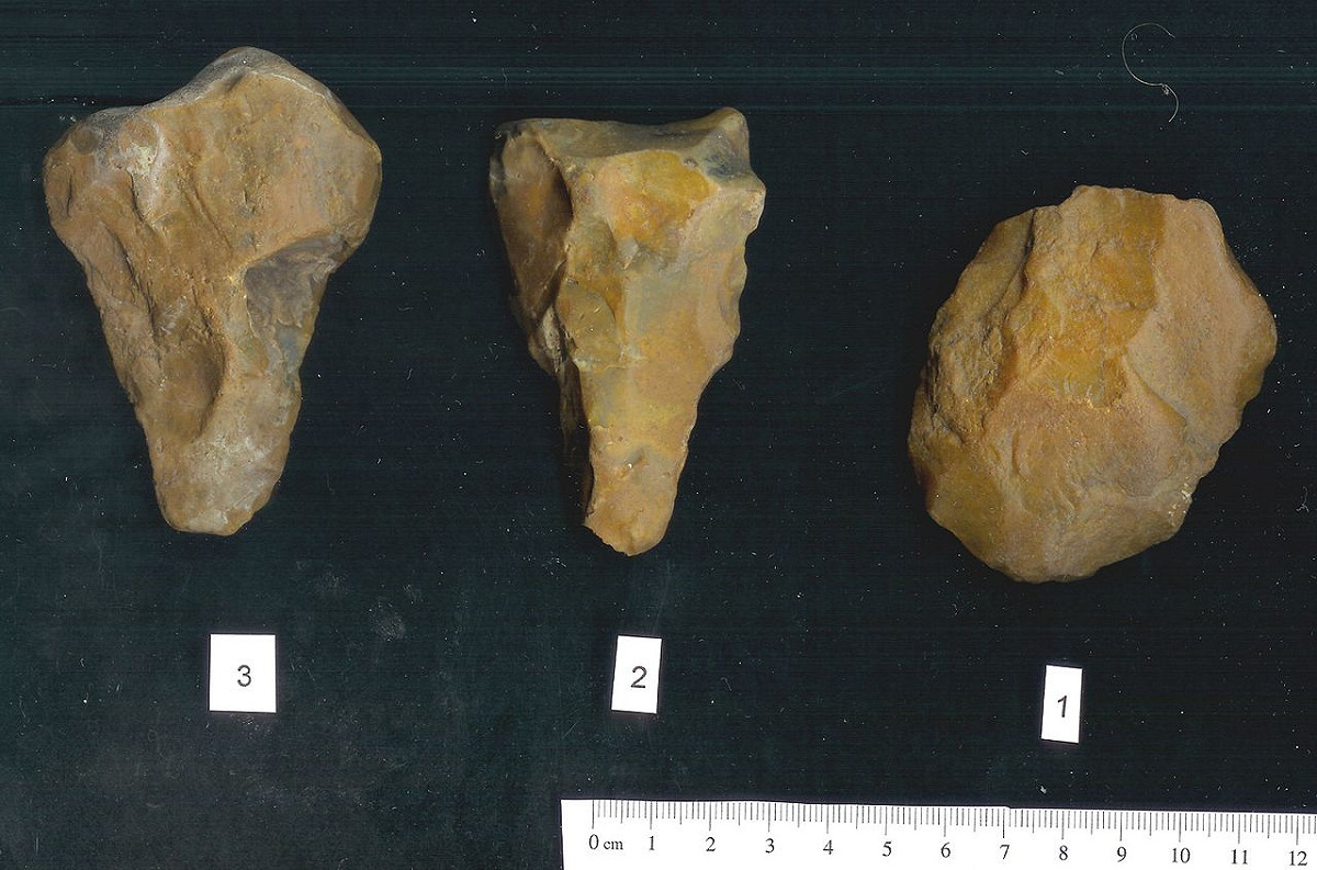 印度近日挖掘出7200多件遠古人類石器工具，年代可追溯到38萬5000年前(圖為石器示意圖，非挖掘到的石器)。 圖：翻攝地球圖輯隊官網