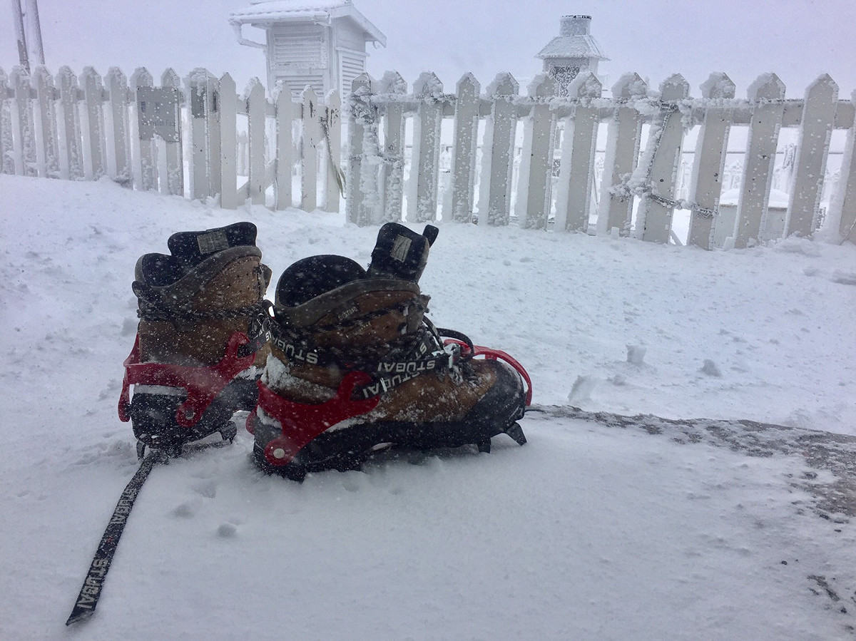 今天清晨玉山也下起白雪。 圖：中央氣象局