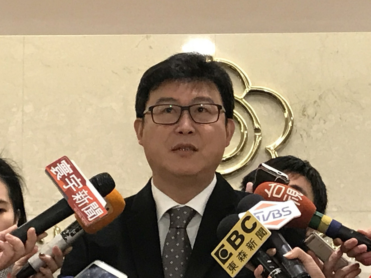 對於前副總統呂秀蓮表態參選台北市長，也有意角逐的同黨籍立委姚文智表示，呂秀蓮是大家敬重的長輩，未來任何議題都可相互切磋討論。 圖：姚文智辦公室提供