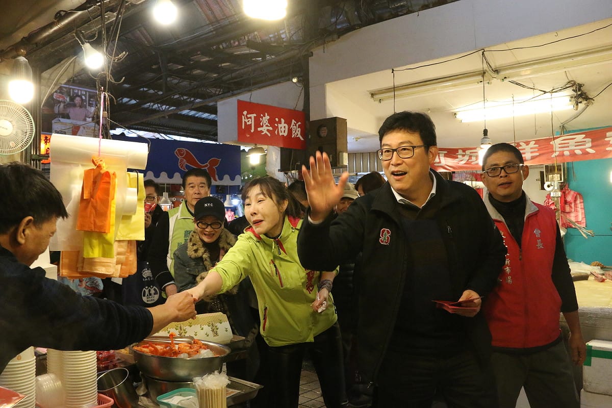 有意參選台北市長的立委姚文智今日說，姚立明先前預言2018台北市長選舉最後民進黨仍會繼續與現任台北市長柯文哲合作，國民黨則是會派出前立委丁守中，他認為是在刺激民進黨推人。 圖：姚文智辦公室 / 提供