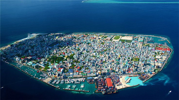 馬爾地夫陷政治僵局，馬爾地夫總統雅門（Abdulla Yameen）5日宣布全國進入緊急狀態。外交部今天調升馬爾地夫旅遊警示為黃色。 圖 : 翻攝自跟著幸福一起玩