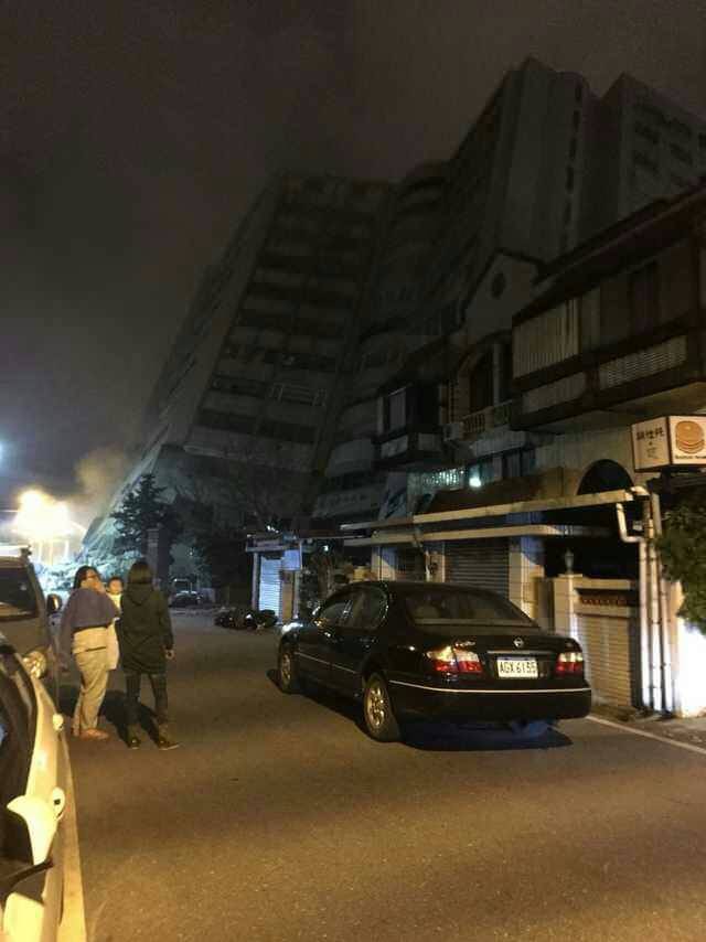6日23時50分花蓮縣發生芮氏規模6.0地震，花蓮市及宜蘭縣南澳震度7級，花蓮傳出花蓮統帥飯店倒塌。  圖:民眾提供