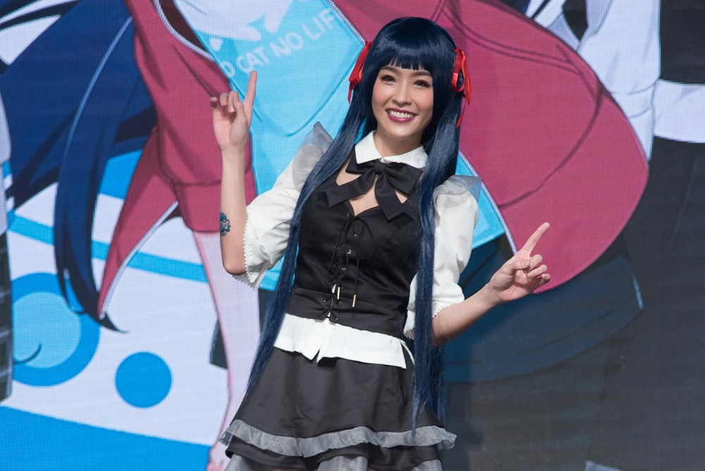 小嫻化身小海女現身為全新手遊《轉吧！小海女 ！在天空與海洋之間》站台。 圖：So-net/提供