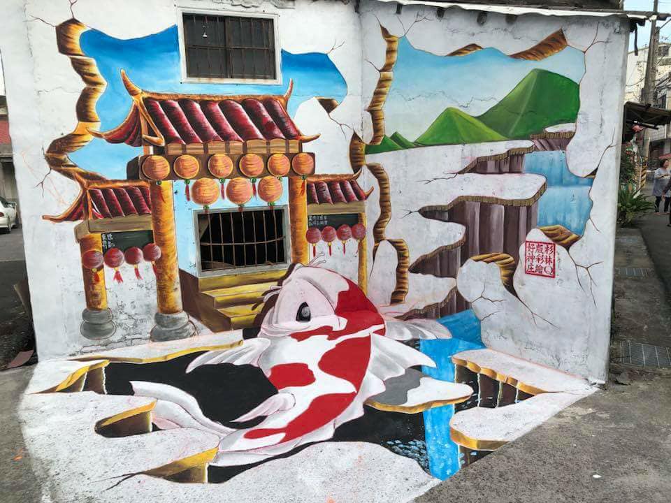 杉林社區裡的還有全國最大的彩繪迷宮「杉林Q版彩繪好神庄」。 圖：杉林q版彩繪好神庒FB粉絲專頁提供
