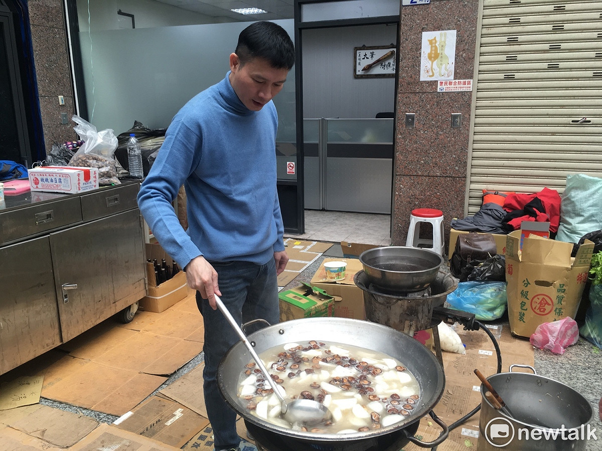 秦揚說，十年前媽媽過世後，就把每一年生日拿來做公益，「利用這天好好來發揮，紀念媽媽辛苦把我生下來。」 圖：黃韋銓/攝