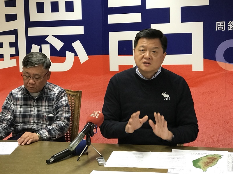 前台北縣長周錫瑋開記者會，舉柯文哲批評民眾不要幻想都更 1坪換1坪」為例，指政府態度太霸道，並說「我就想這麼做！」 圖：周錫瑋新北市政策中心/提供