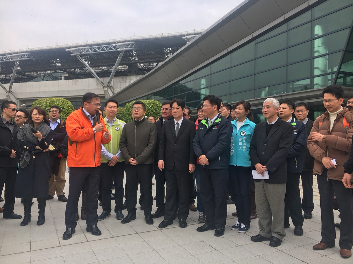 蔡其昌陪同賴清德視察新烏日車站。 圖：蔡其昌辦公室/提供
