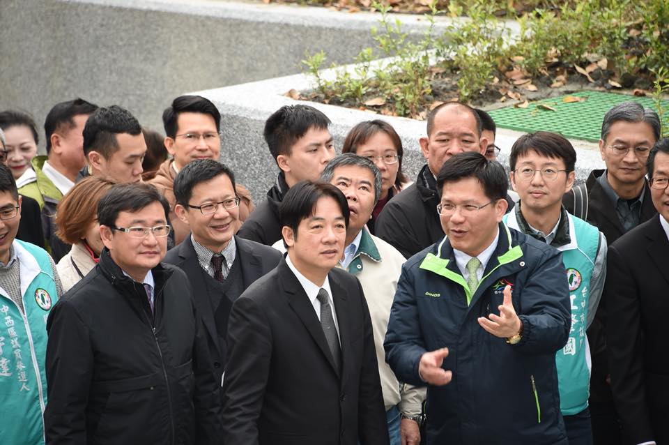 賴清德說林佳龍推動市政有三個特點，分別是「化腐朽為神奇」、「以小搏大」及「有魄力及用心」，不僅使綠川改頭換面、重見天日，也讓市民擁有更友善的親水環境。 圖：取自賴清德臉書