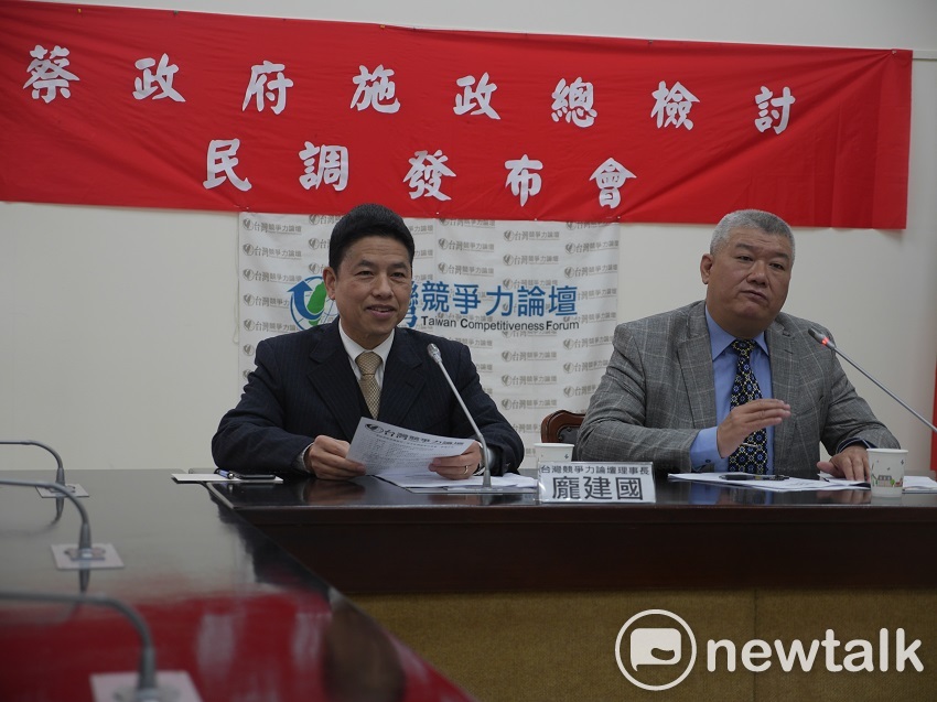 對於蔡英文日前推動企業加薪，民調顯示仍有六成三民眾不相信企業會因而配合調漲薪資。 圖：趙婉淳／攝