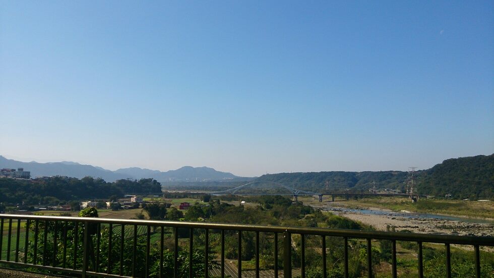 崁津部落位於河川行水區，居民無法取得戶籍，也沒有水、電可用，經多年陳情，5年前終於通電，簡易自來水系統供水工程也預計2月底完工，但沒戶籍的問題仍未改善。 圖：潘毅／攝
