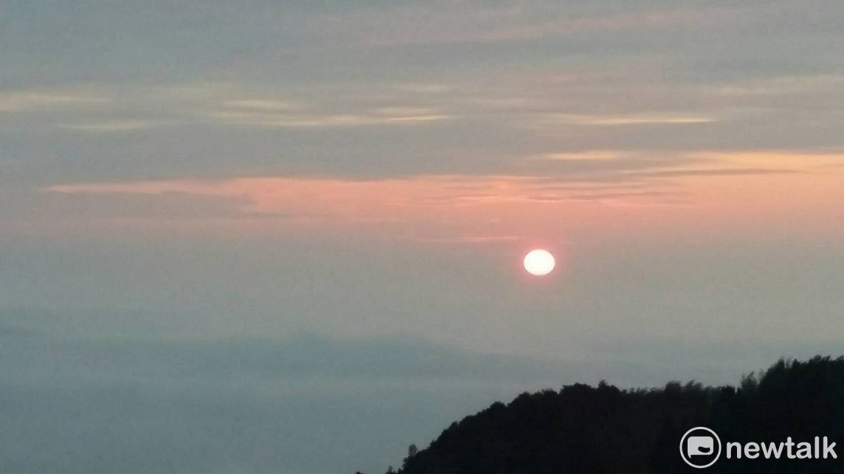 雲嶺之丘的夕陽。 圖 : 謝步智/攝