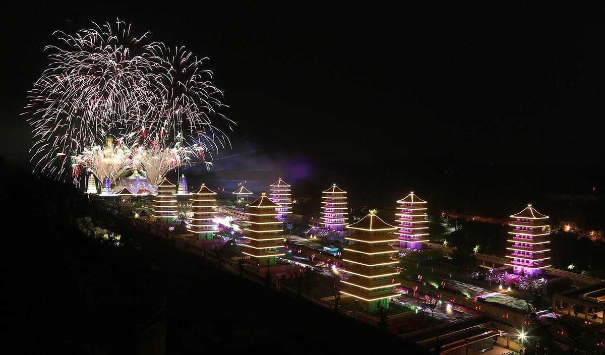 光照大千─3D光雕祈福活動暨提燈大會，於2月16日至3月4日在佛陀紀念館登場。 圖：佛光山/提供
