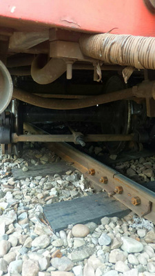 阿里山鐵路奮起湖開往嘉義的小火車，14日下午在獨立山站發生出軌事故，所幸無人受傷。 阿里山森林鐵路管理處提供