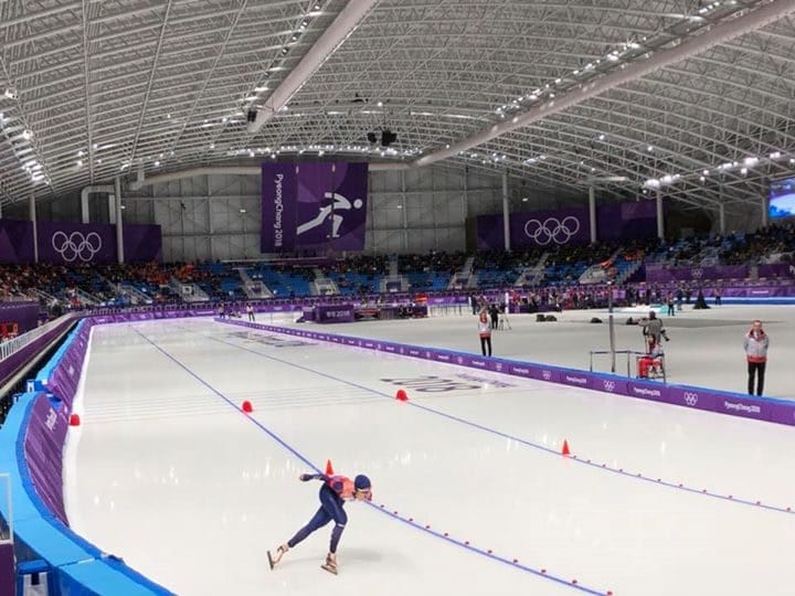 2018平昌冬奧，台灣滑冰選手黃郁婷及戴瑋麟選手的比賽實況。 圖：體育署/提供