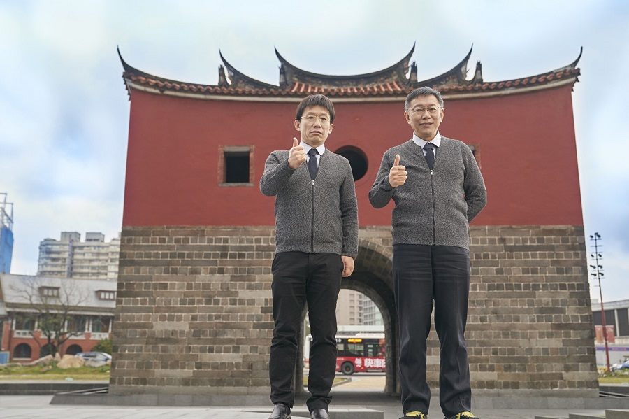 模仿藝人郭子乾巧扮柯P 雙市長迎接雙主場 圖 : 台北市政府/提供
