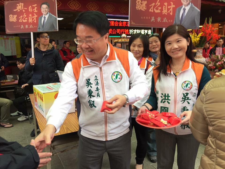 民進黨立委吳秉叡鐵人行程3天拜逾22座廟，力拚黨內新北市長提名。 圖：擷取自吳秉叡臉書