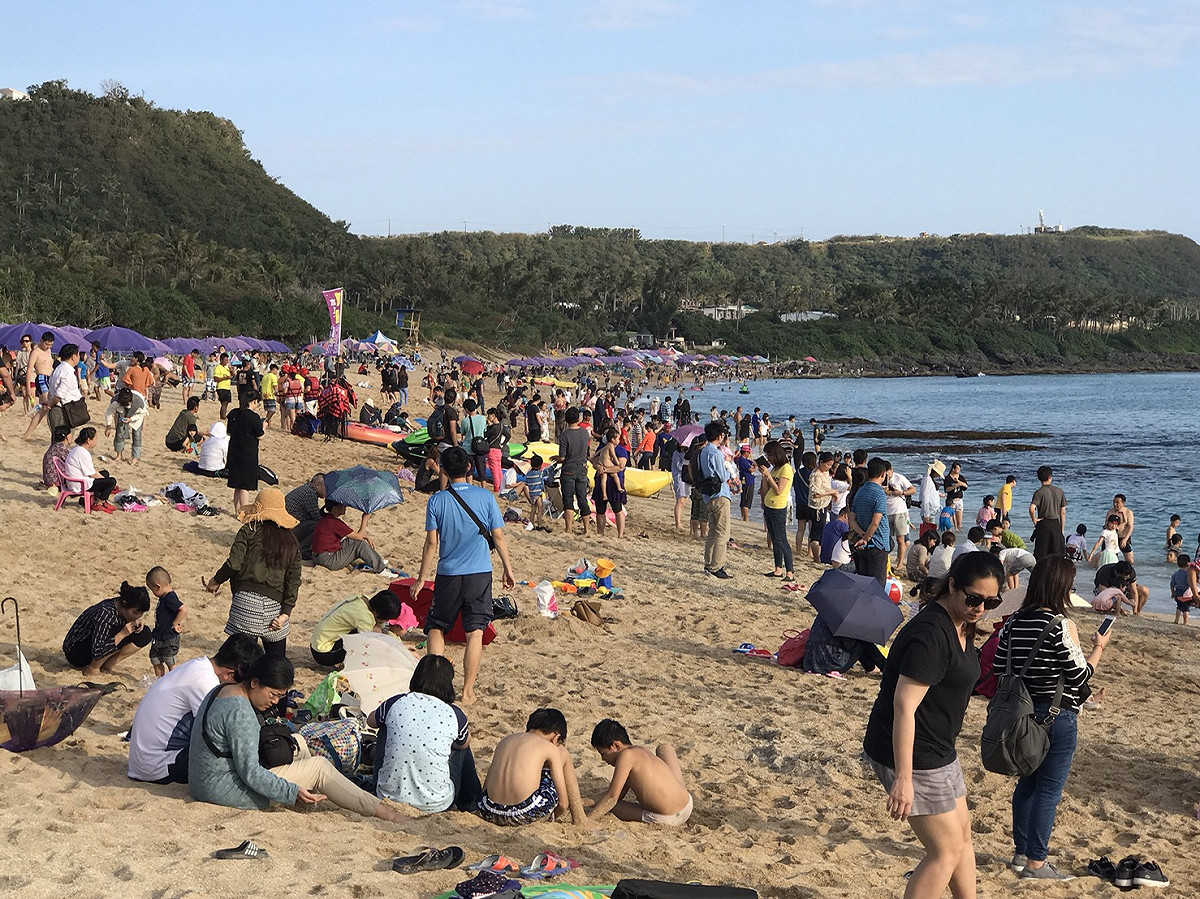 農曆新年天氣好，不少人出外前往遊玩，墾丁也是熱門選擇之一。 圖：屏東縣觀光局提供
