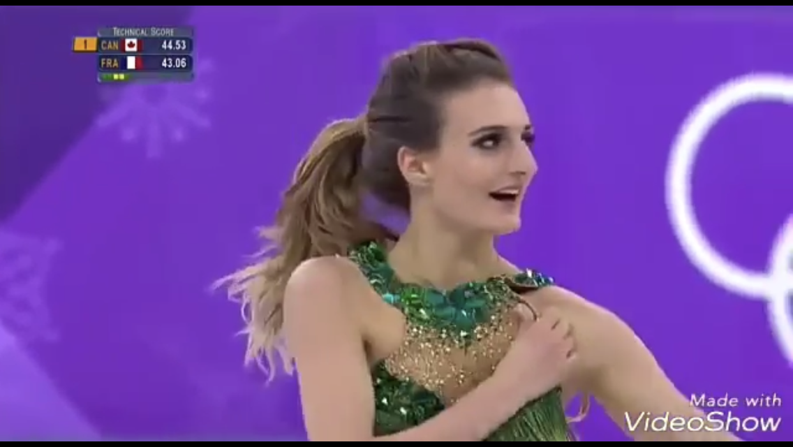 法國花式滑冰女將帕帕達吉斯在平昌冬奧進行雙人冰舞短曲項目時上衣意外走光。 圖：翻攝自videoshow網路影片