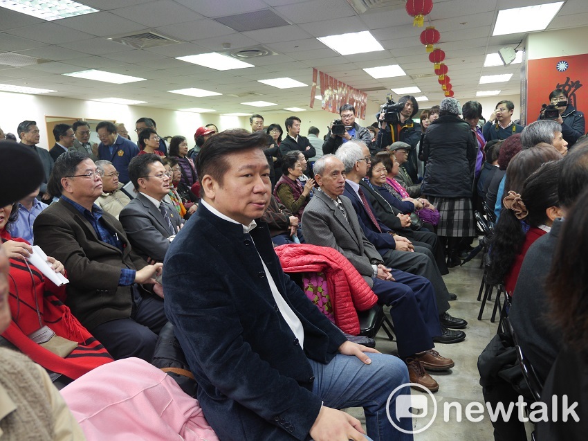 21日宣布參選台北市長的前陸委會副主委張顯耀也現身。 圖：趙婉淳／攝