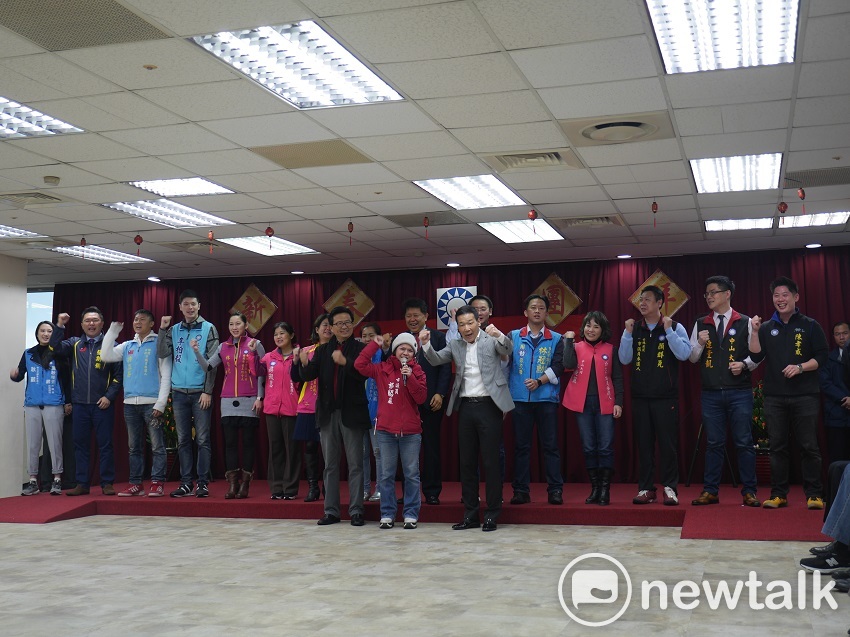國民黨台北市黨部上午在黨部舉行新春團拜，有意投入台北市議員選舉的黨內同志均踴躍參加。 圖：趙婉淳／攝