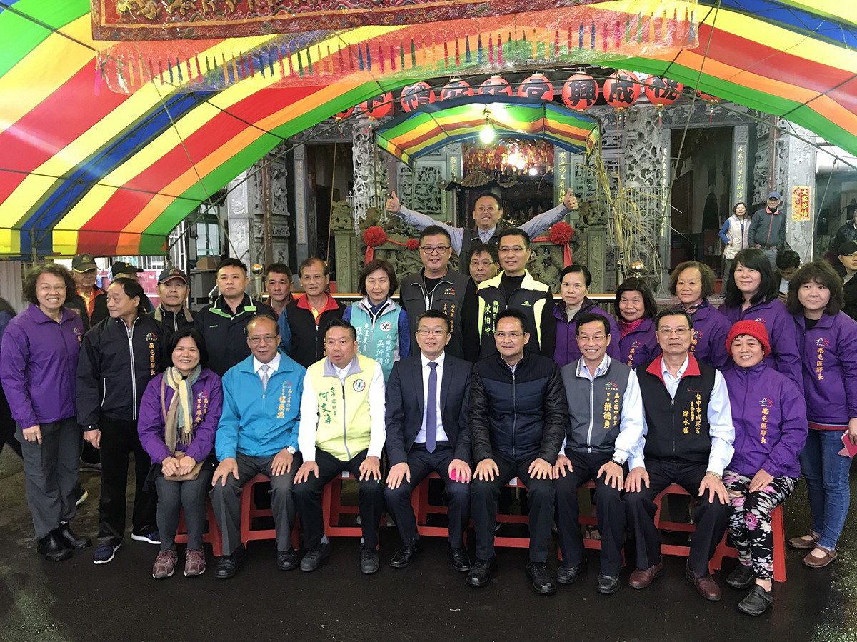 圖 : 蔡其昌走訪南屯區。 蔡其昌辦公室/提供