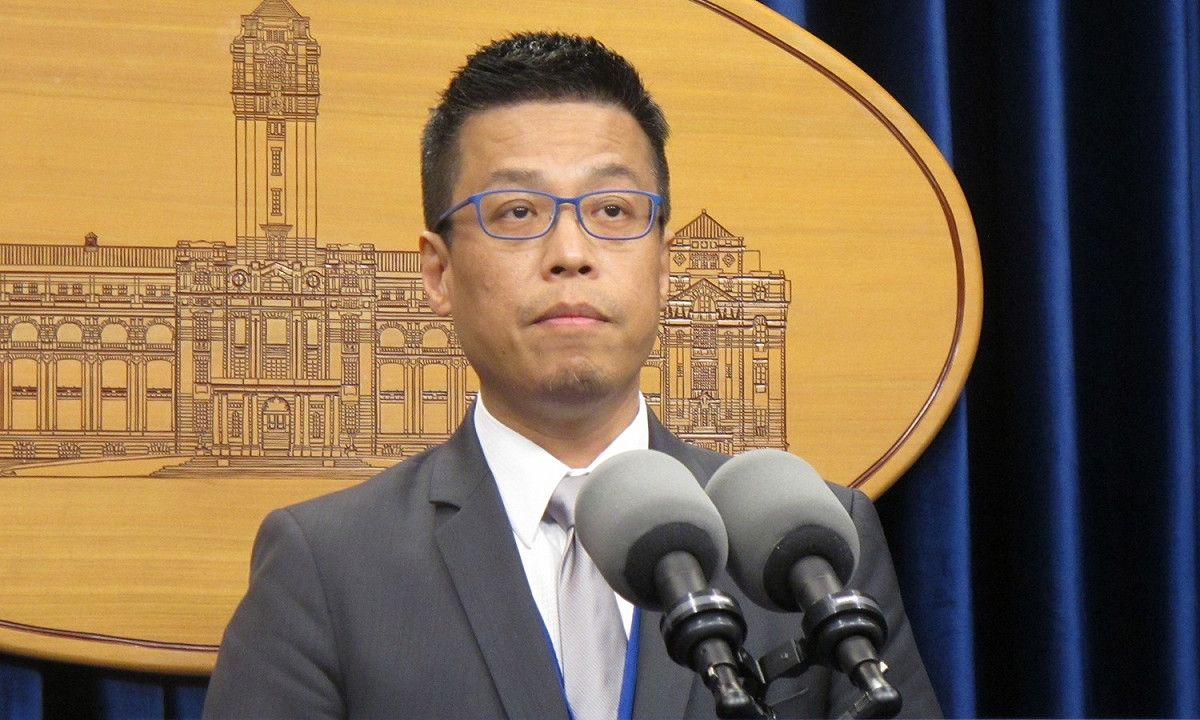 總統府發言人黃重諺23日公布總統府、國安會人事異動。 圖：新頭殼資料照片