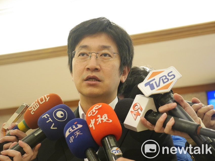 行政院下午宣布內閣改組名單，民進黨立委蔡適應則認為，嚴德發執行力不錯，在軍事安全部分有一定涉獵。 圖：趙婉淳／攝