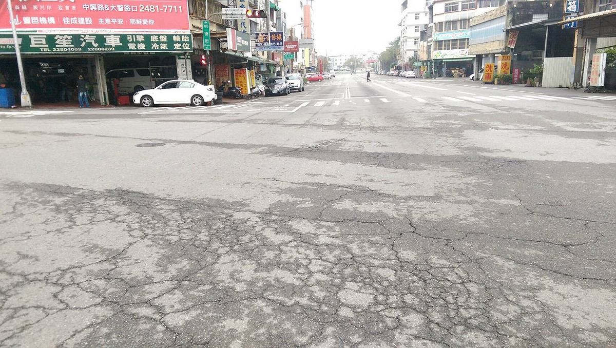 建設局表示，這次共投入3,520萬元預算，進行台中路自建中街至南門橋段，以及復興路三段自台中路至五權南路段，共計2.9公里路平工程。 圖：台中市政府／提供