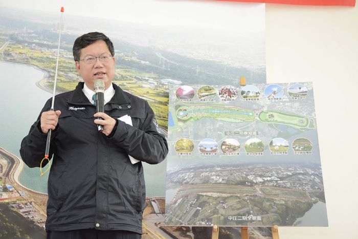 鄭文燦表示，中庄一期和二期發展成為大嵙崁親水園區，包括中庄水庫以及大草坪、人工濕地、景觀平台，規劃林蔭、花卉、運動、濕地等專區，也將發展各式各樣的運動。 圖 : 桃園市政府新聞處/提供