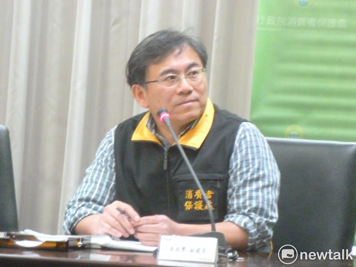 消保處發言人吳政學表示，據消保官初步回報，各大賣場都仍有存貨，也沒有觀察到價格哄抬的情況。 圖：謝莉慧/攝