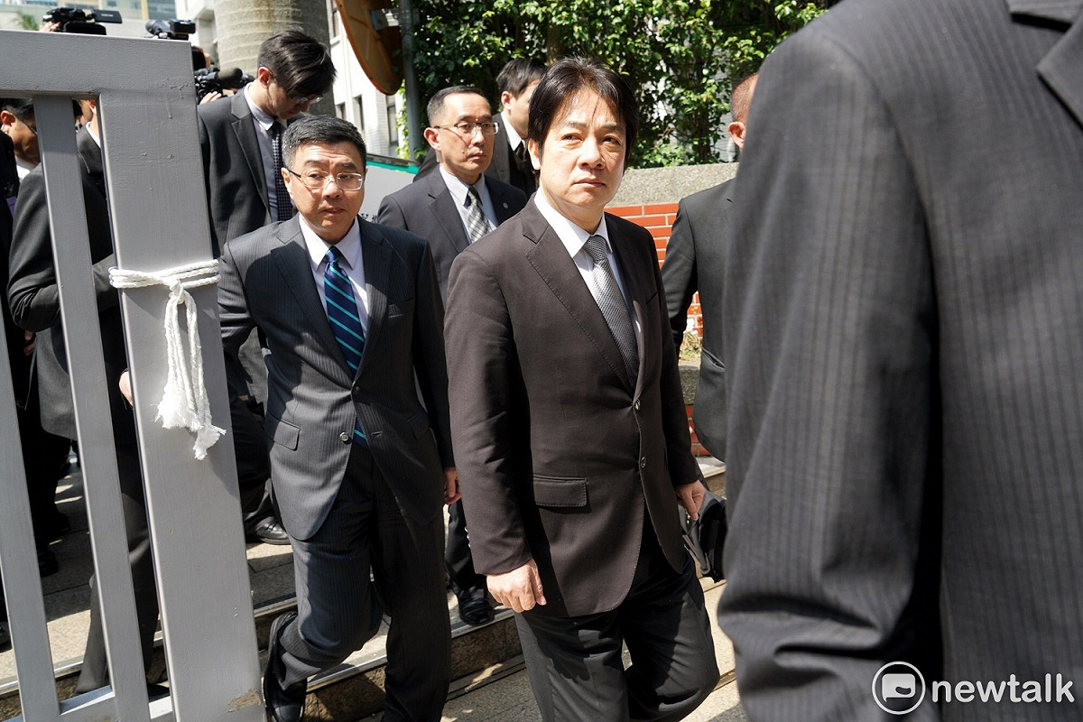 立法院長蘇嘉全決定把行政院施政總質詢時間延到三月二日，對此，行政院長賴清德表示尊重。圖為賴揆中午離開立院的畫面。 圖：張良一/攝