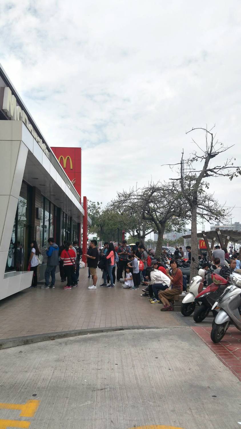寶可夢融合台灣嘉義燈會，推出歐洲限定寶可夢，吸引許多寶友前來朝聖。 圖：嘉義縣政府/提供